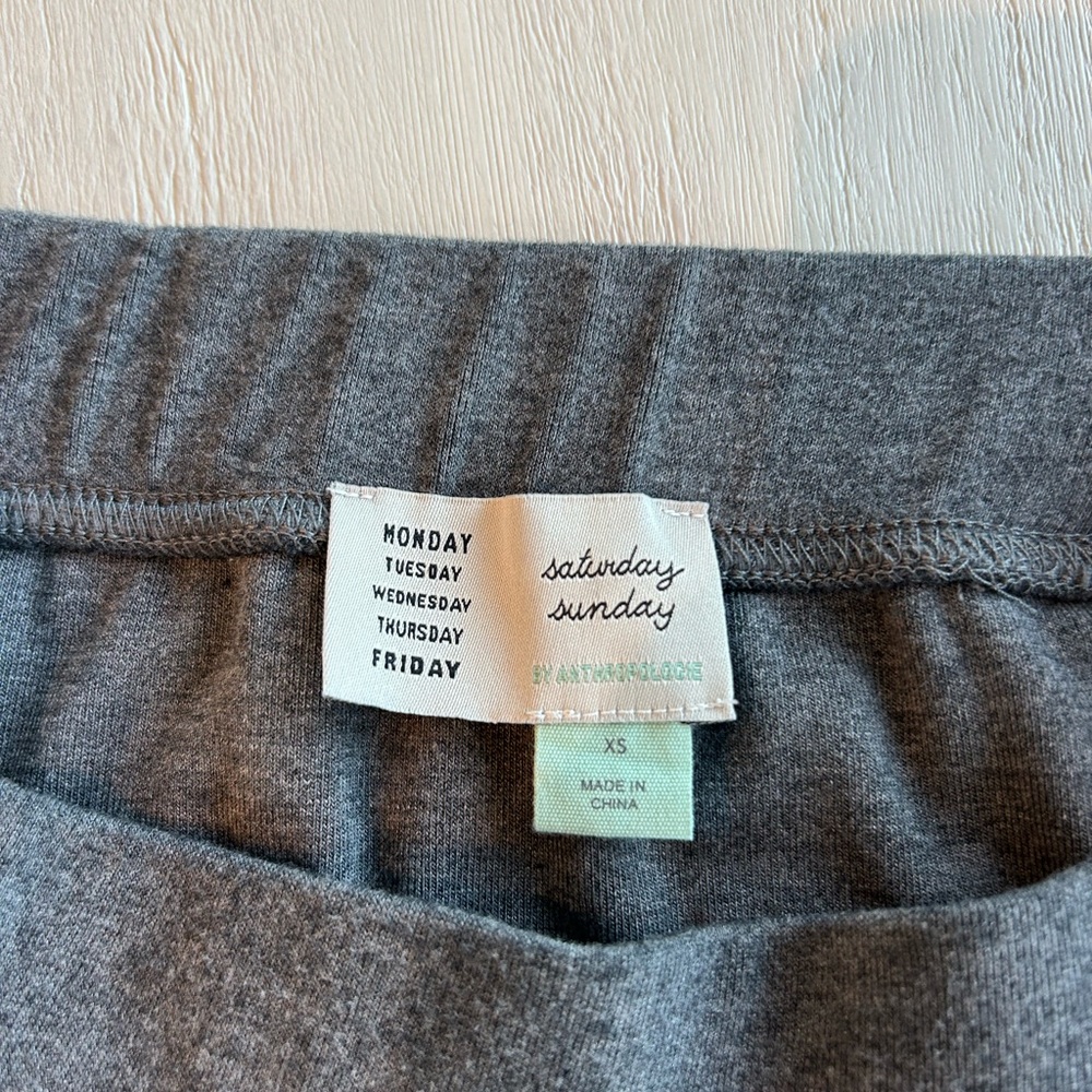 Anthropologie Grey Pencil Skirt XS Pull On Stretch Minimalist Nuetral - Picture 4 of 7